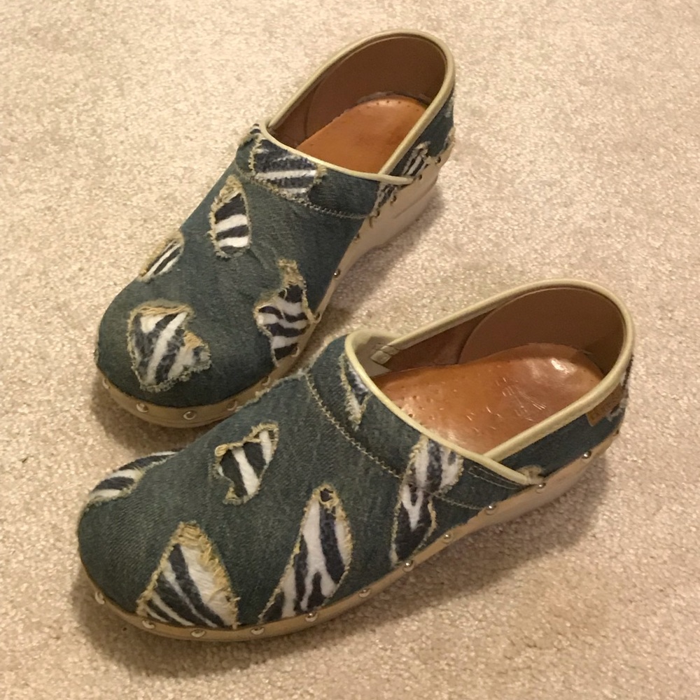 Unique Dansko Shoe